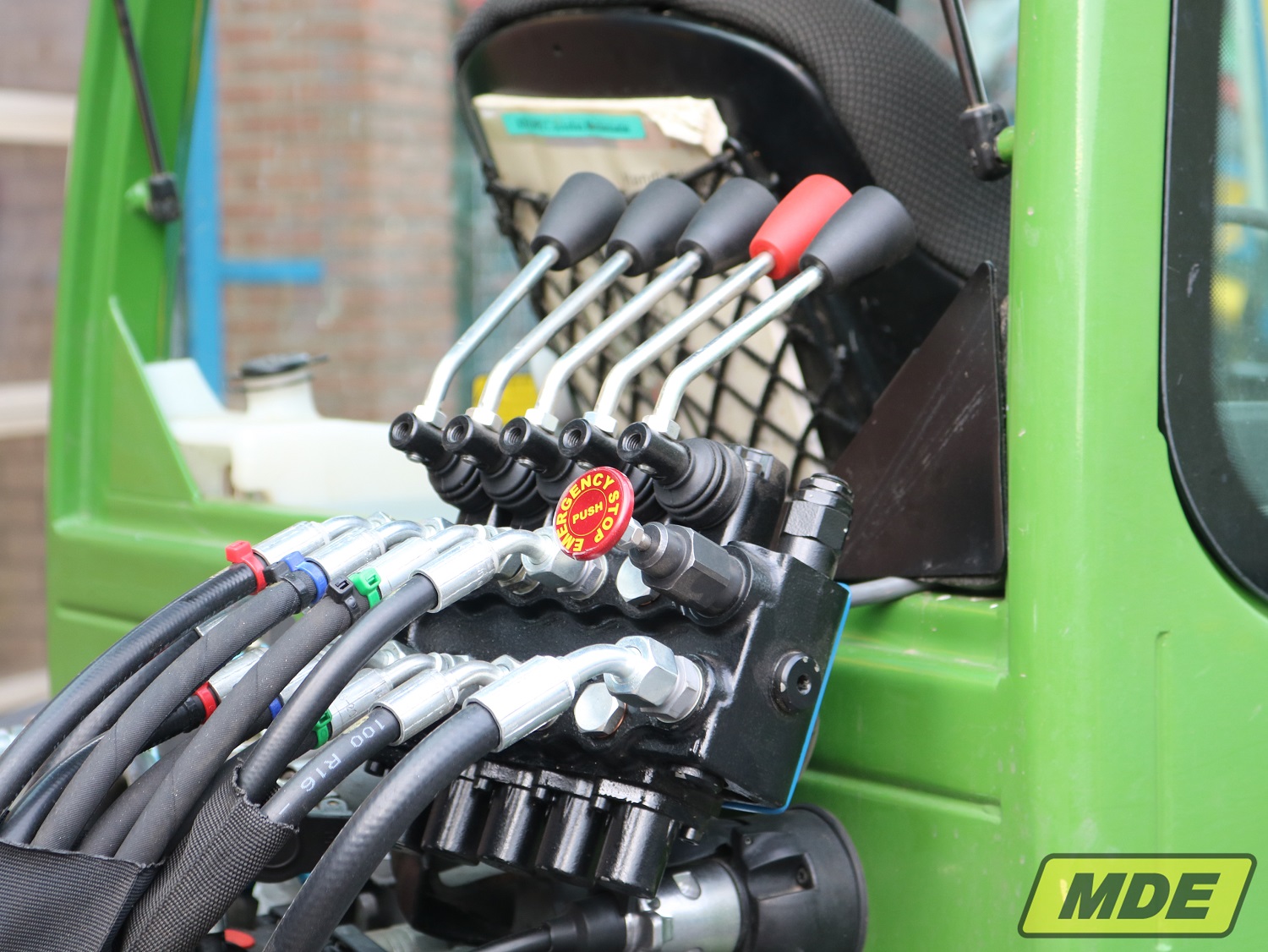 mde-machinebouw-bomenlaadkraan-270l-e3-15-