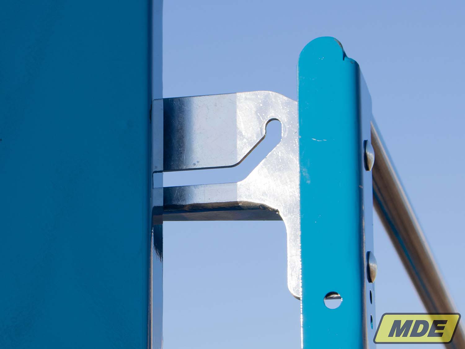 mde-machinebouw-elektrisch-uitschuifbaar-platform-19-