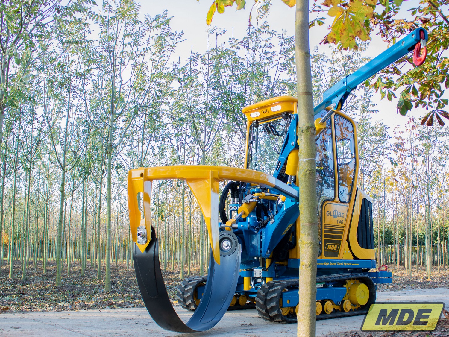 mde-machinebouw-globe-140-with-crane-30-