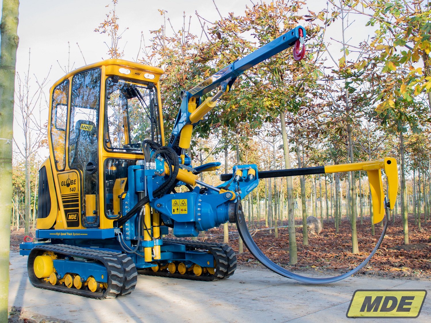 mde-machinebouw-globe-140-with-crane-33-1