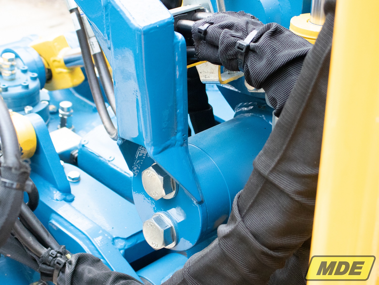 mde-machinebouw-globe-met-bomensteun-8-